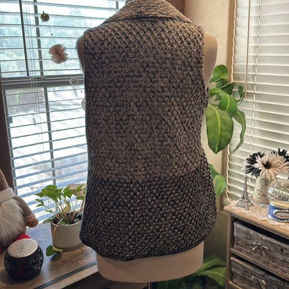 Chico’s knitted vest - Picture 2 of 4